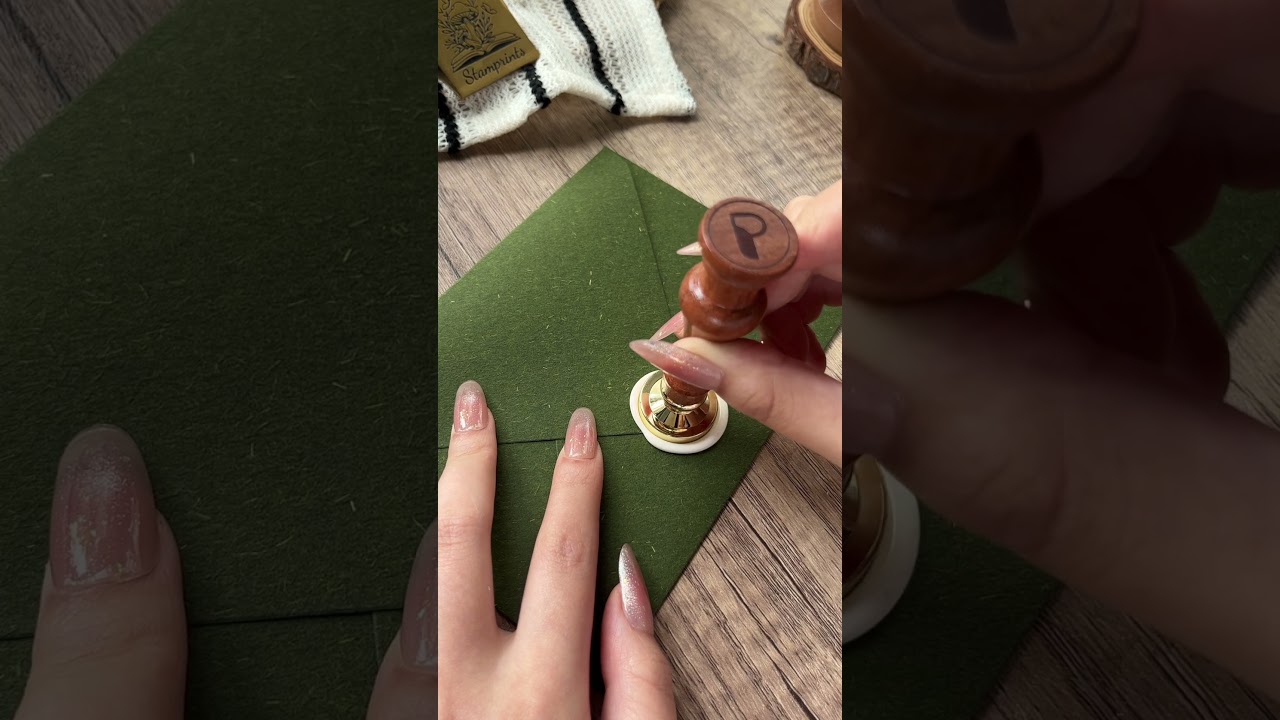 Creating a Beautiful White Wax Seal with the Letter 'Q'  #initials #customized