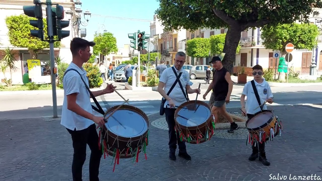CONCLUSIONE DELLA SANTA MESSA IN ONORE DI S. RITA CON LA PRESENZA DEI TAMBURINAI DI CASTELDACCIA. 4K