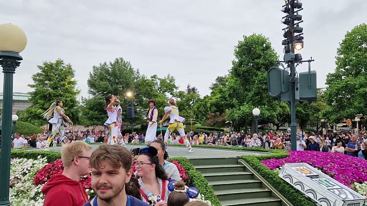 Disneyland Paris - A Million Splashes Of Colour - #disney #disneylandparis #disneyfan #disneyparks