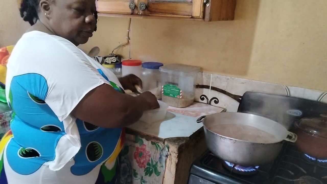 Cooking 🍳  strew 🫛  an white  rice come along with me 