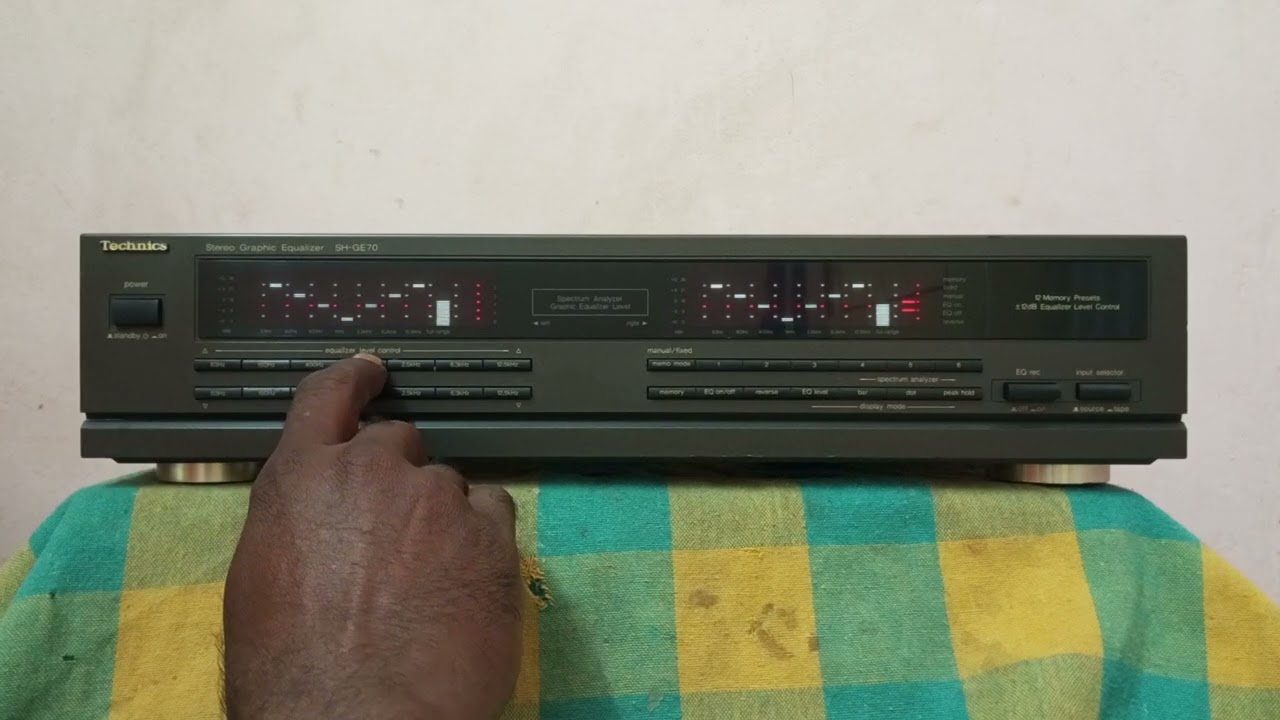 (SOLD)Technics stereo graphic equalizer for sale 7+7 band model no sh ge 70/Rs 18000/ph 8667630046