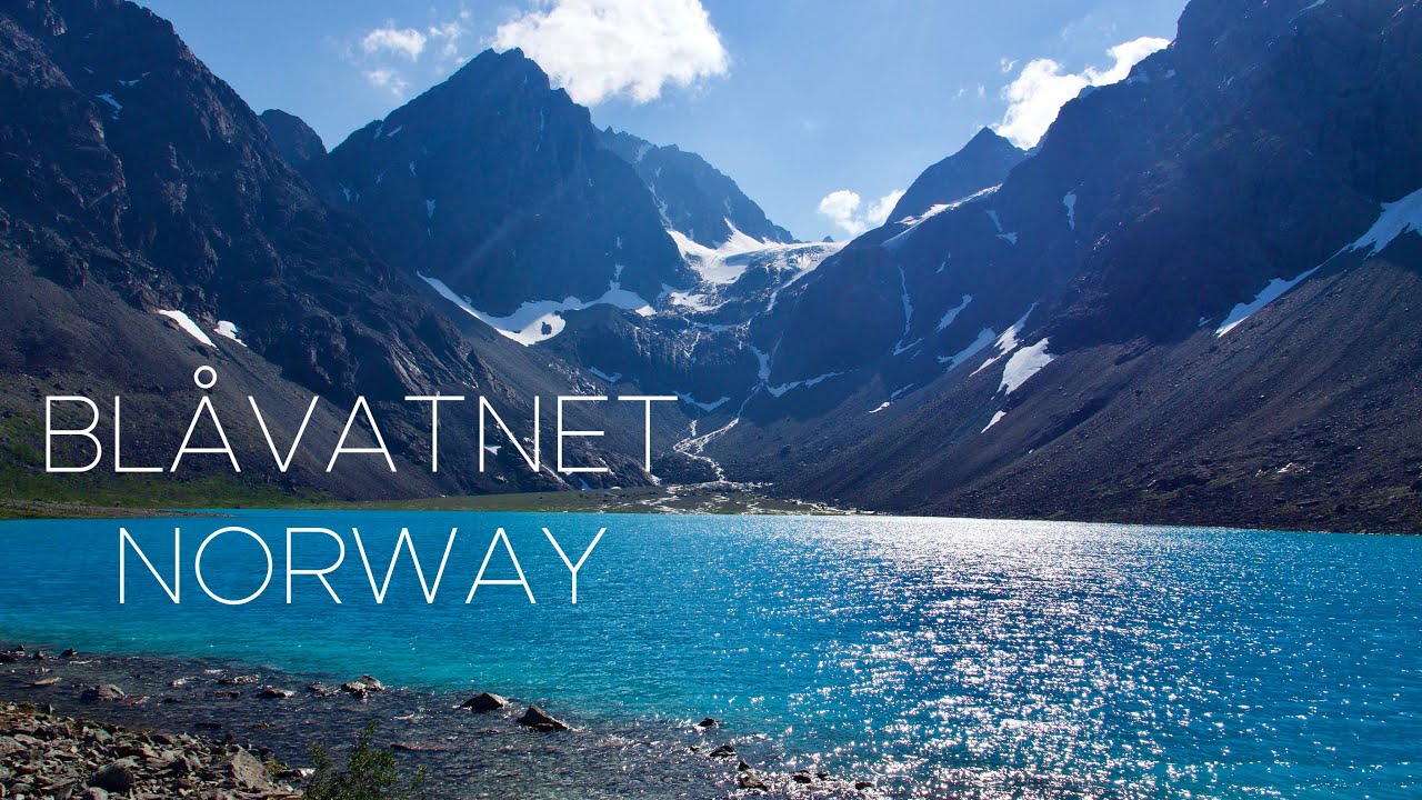 Hiking to Bl&aring;vatnet lake in Norway