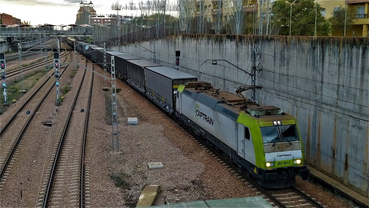 Trenes de todo tipo por Córdoba #8.