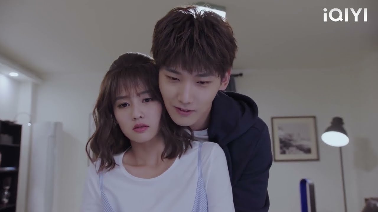 ซีอีโออยากเข้าใกล้ซินเดอเรลล่ามากขึ้นและจูบเธอเพื่อที่เธอจะได้ปฏิเสธไม่ได้