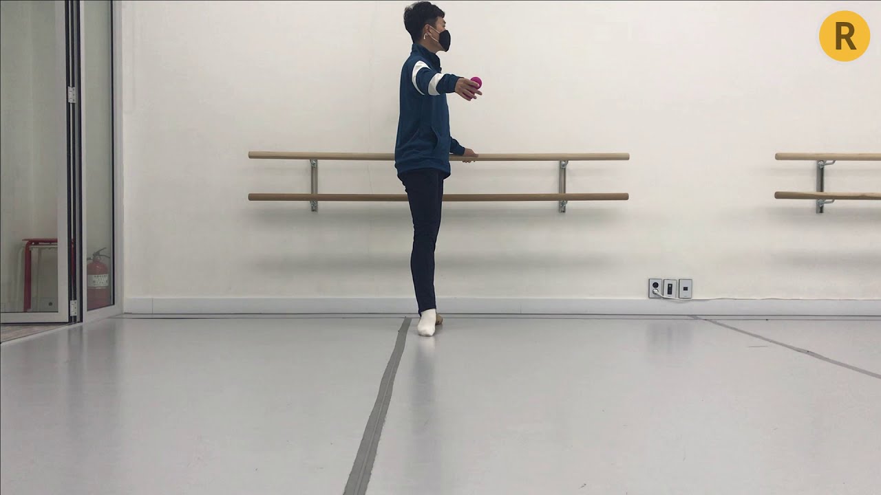발레청년 롱 드 잠 앙레르(Rond de jambe en l'air) 정확하게 배우기