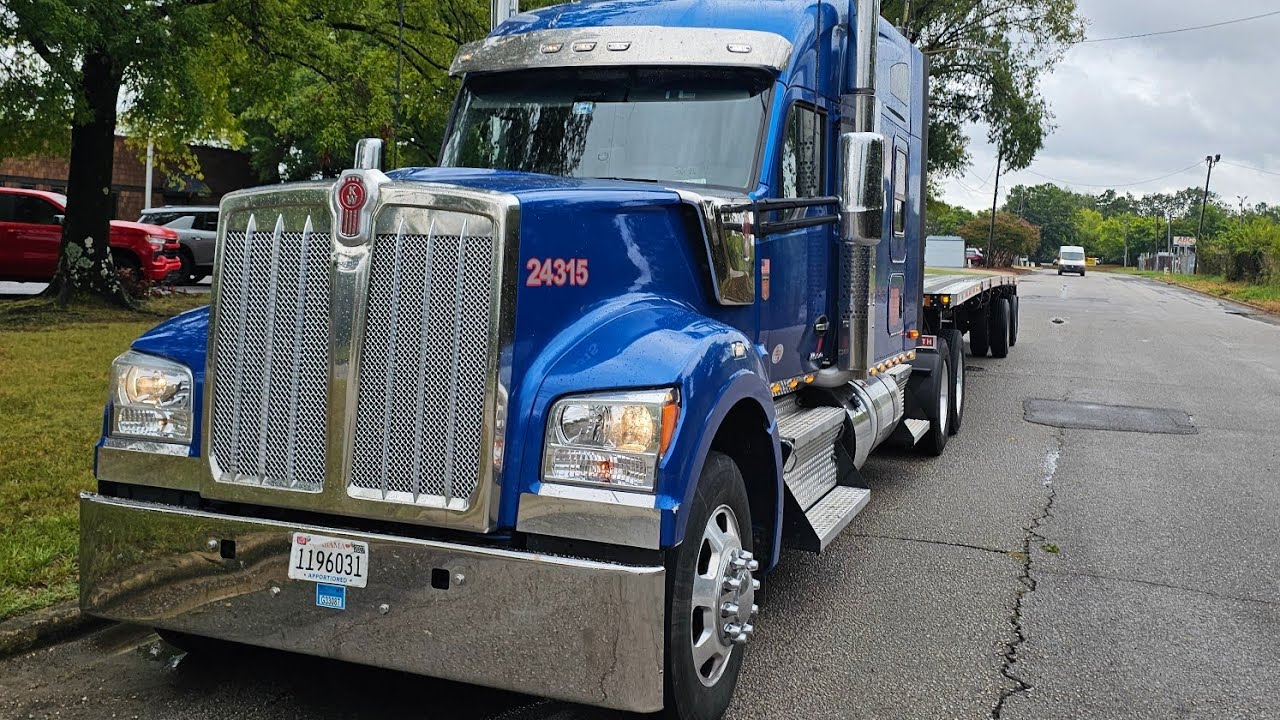 Quick 2024 Kenworth W990 Truck Tour