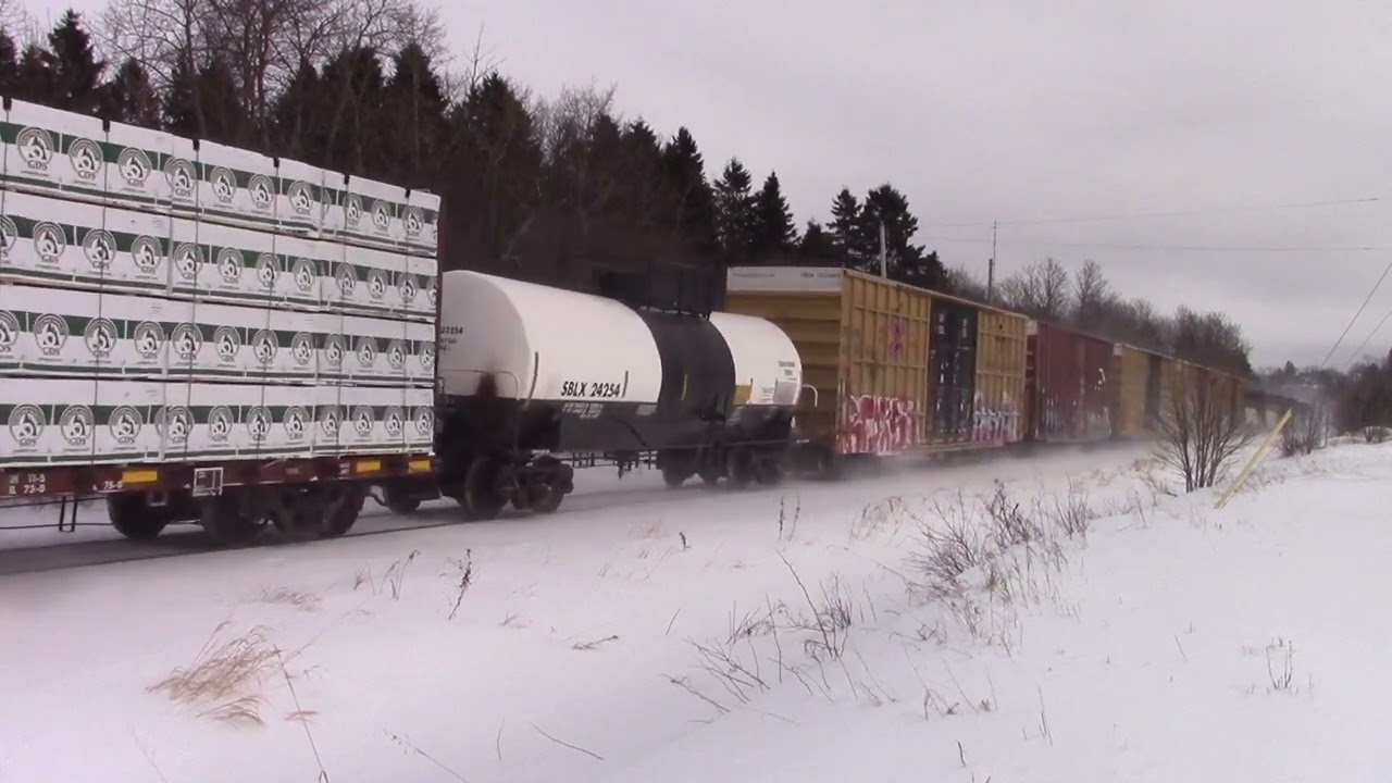 CN A403 CN 5778 & CN 2516 With 3 Old QNS&Ls Rimouski Qc ( Mont Joli SUB M.P 126.13 )