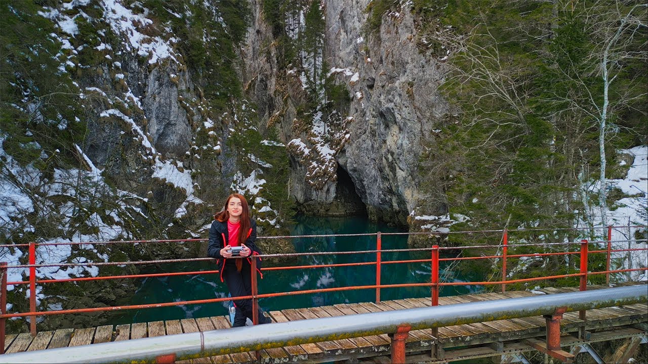 Singură &Icirc;n Cel Mai Instagramabil Loc Din Bucegi | Lacul Scropoasa și Cascada 7 Izvoare