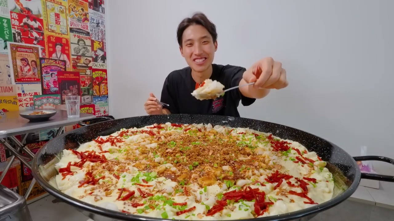 LARGEST 9KG Chee Cheong Fun Challenge at Yat Ka Yan! | Singapore's Only Cream Sauce Chee Cheong Fun?