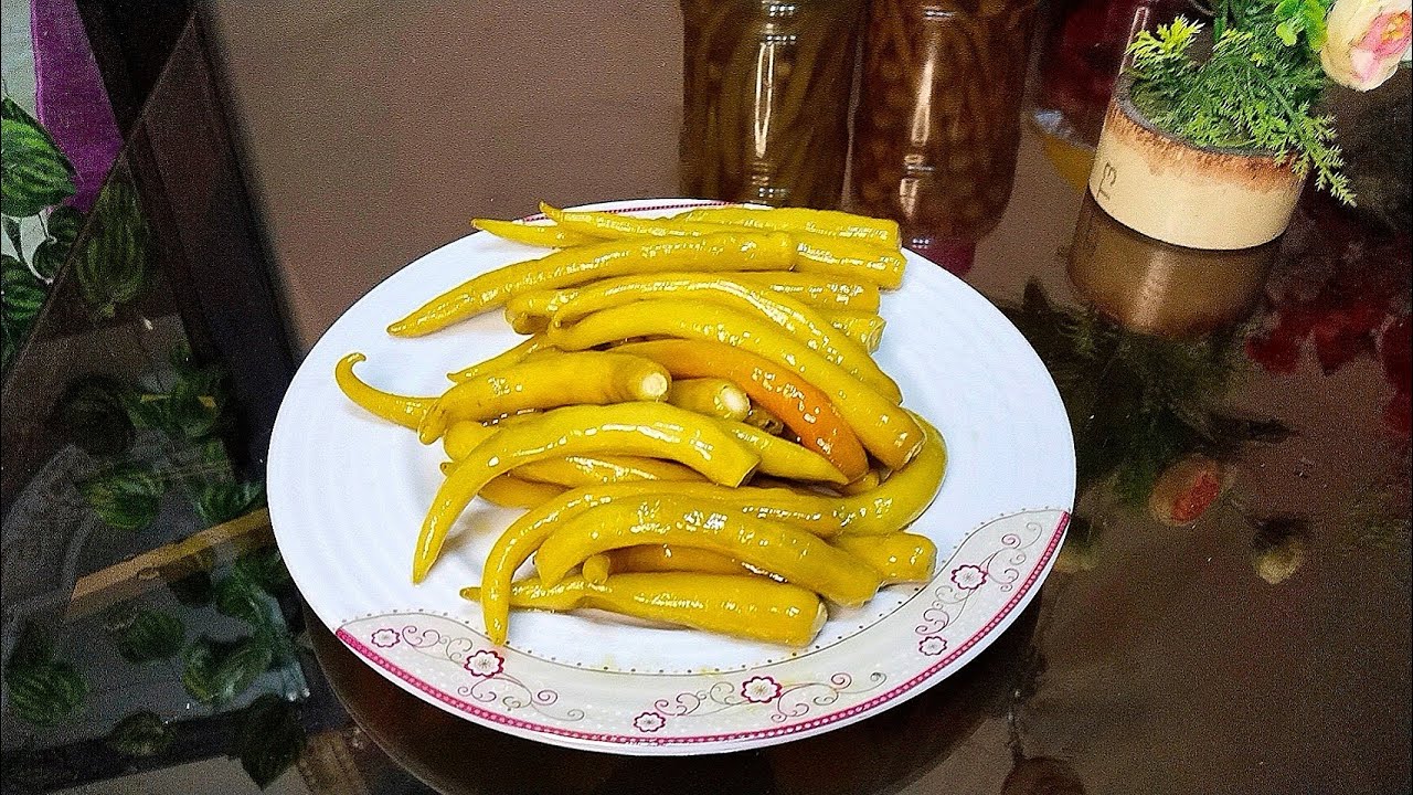 طريقة تخليل الفلفل الاخضر زي المحلات مقرمش جدآ ولونه دهبي في منتهى الجمال 😍😋