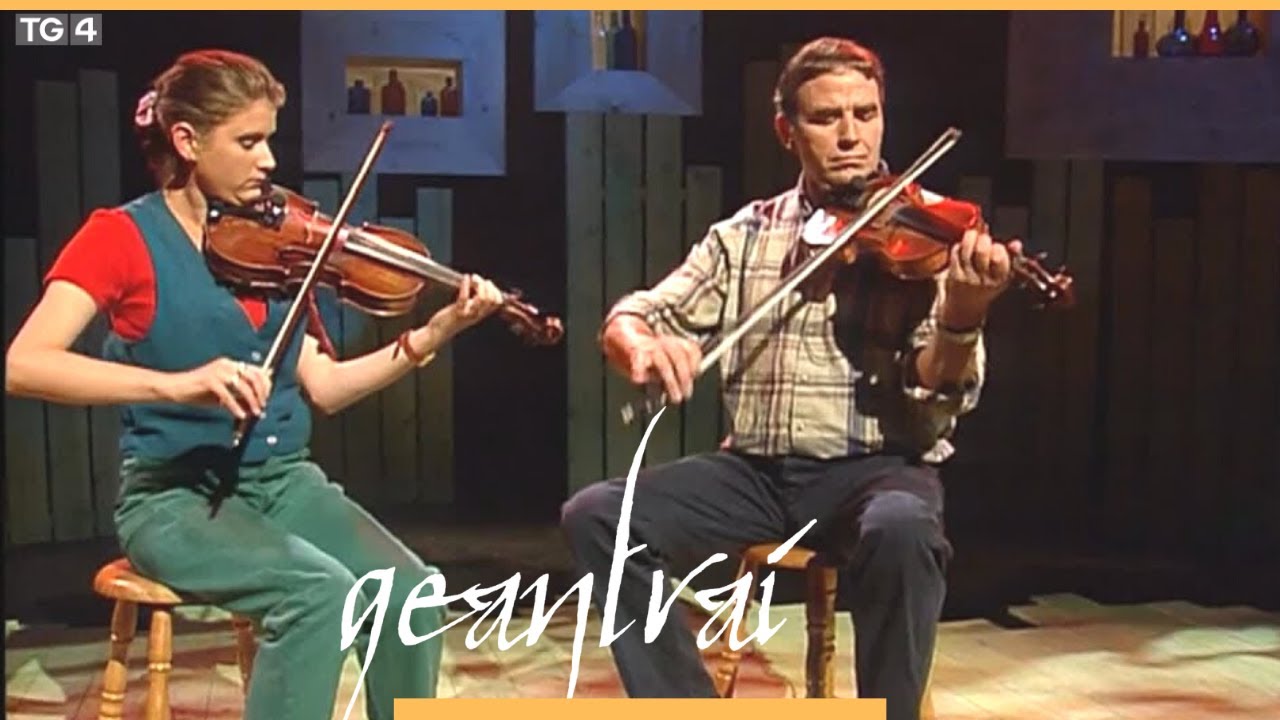 Connie O'Connell & Áine O'Connell | Amharclann na Gráinsí, Corcaigh | Geantraí 1996 |TG4