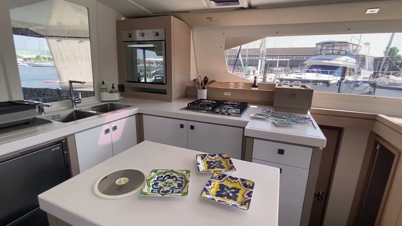 Fountaine Pajot 2021 Saona 47 5 cabin L’Amitie Interior Walk Through