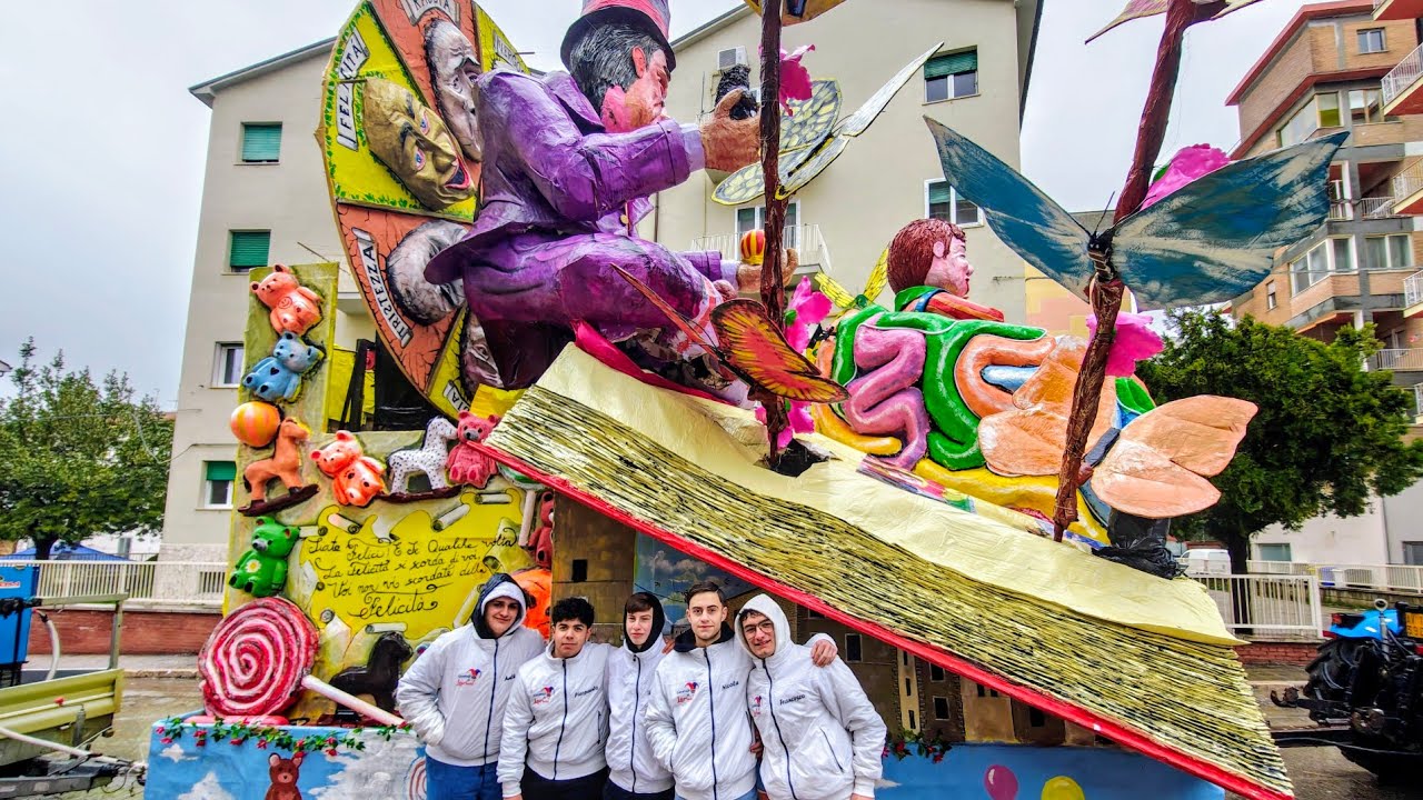 Carnevale di Larino, ecco la nuova generazione piú forte della... pioggia 