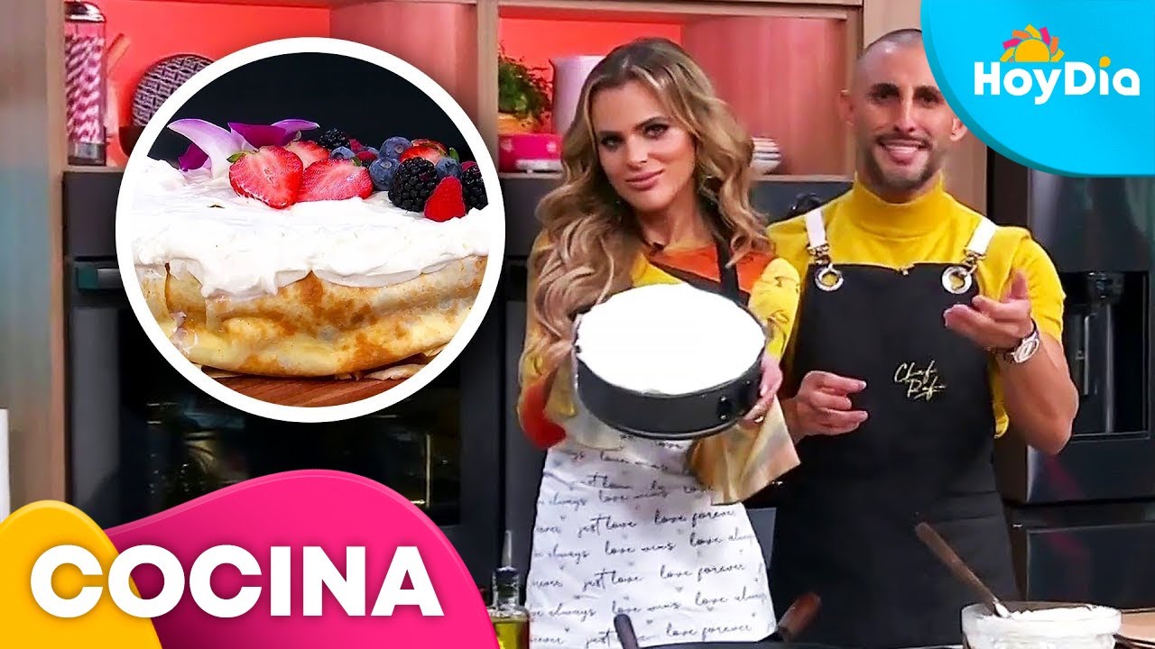 Isabella Castillo se luce preparando un pastel de crepas | Hoy Día | Telemundo