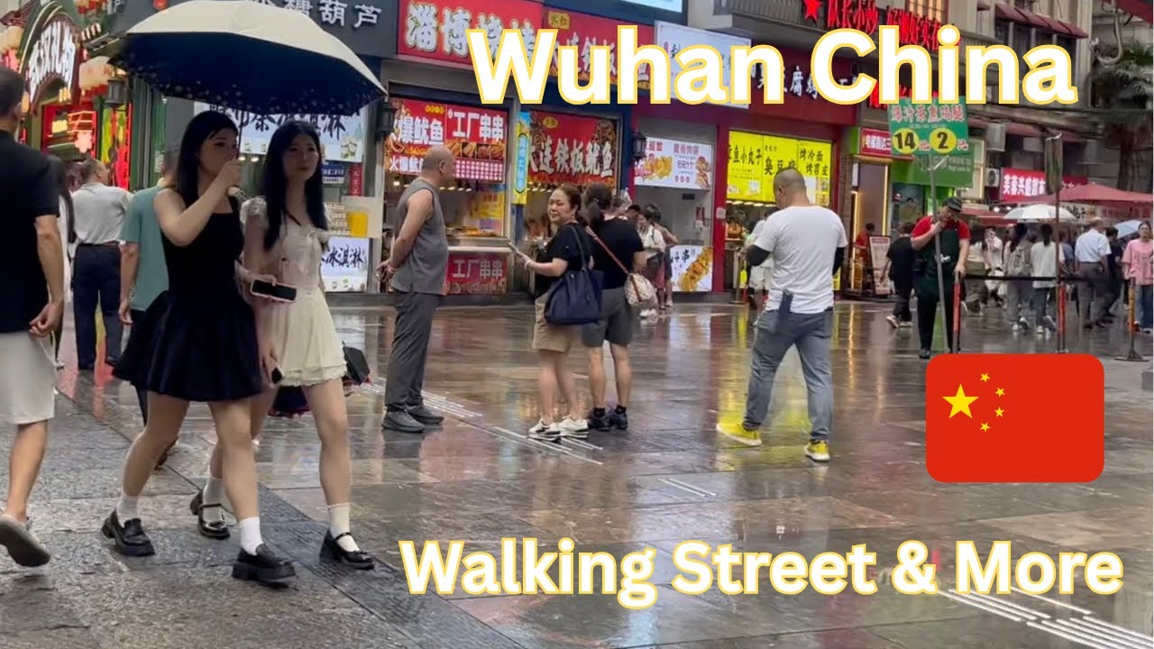 Second Day in Wuhan, China 🇨🇳 | Walking Streets, Sky Train & Pagoda Night Show