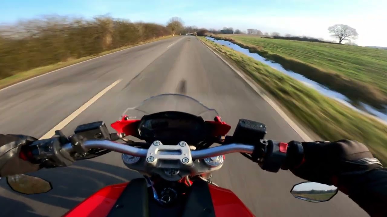 First Ride in 2026 (Ducati Monster 696 with akra)