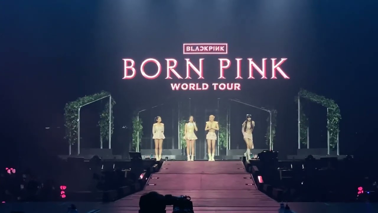 BLACKPINK : Born Pink Tour 2022 (Live in London - O2 Arena ; Day 1) - Part 1