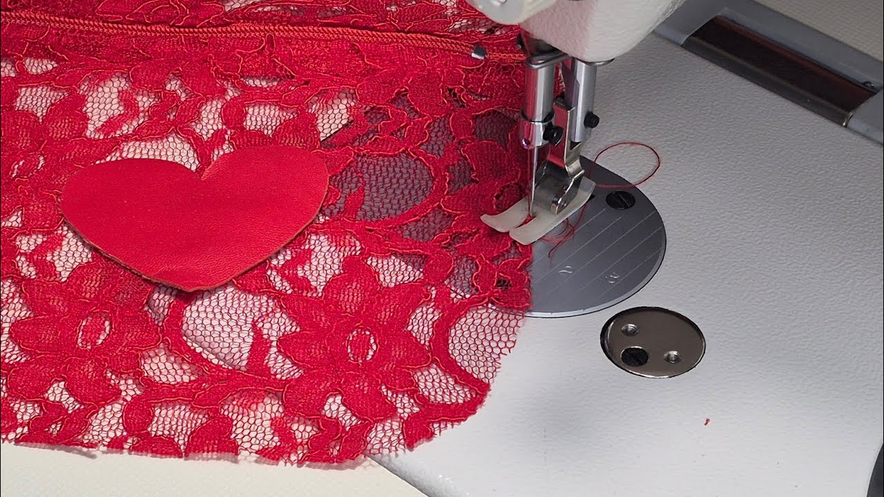 The best idea for a gift to your beloved friend instead of a package is a lace cosmetic bag.❤️#gift 