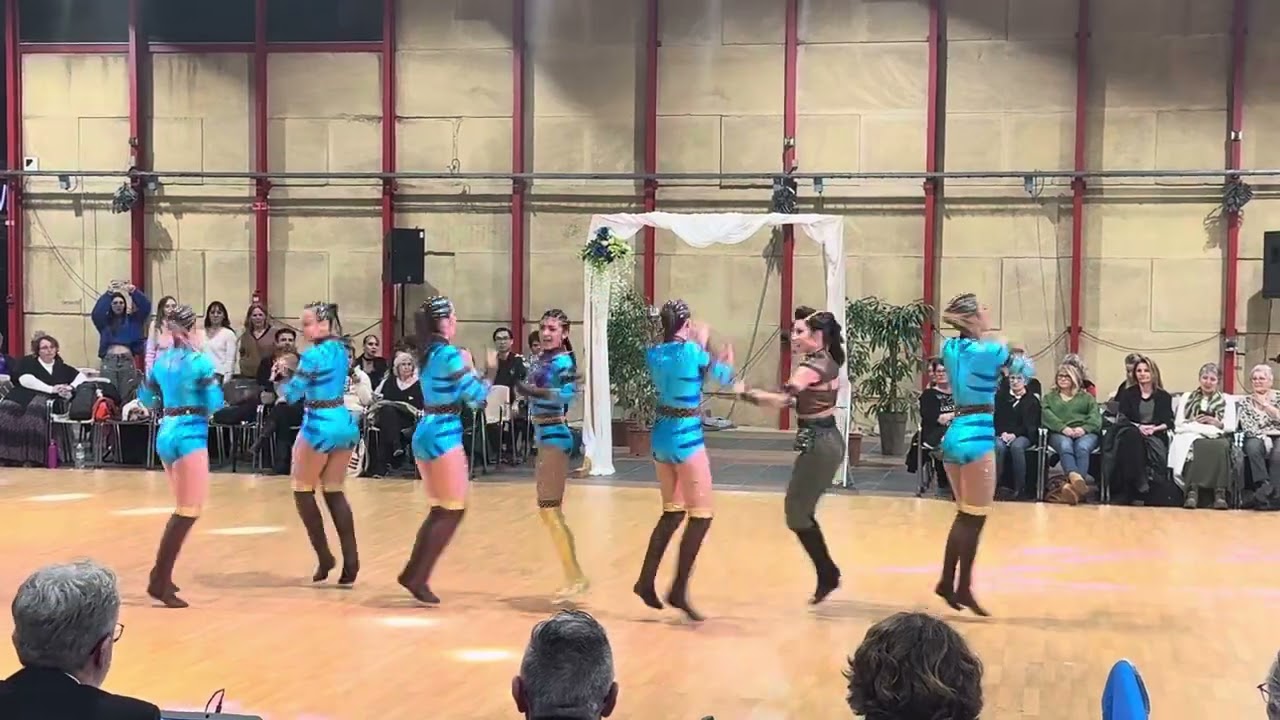 Small formation ladies