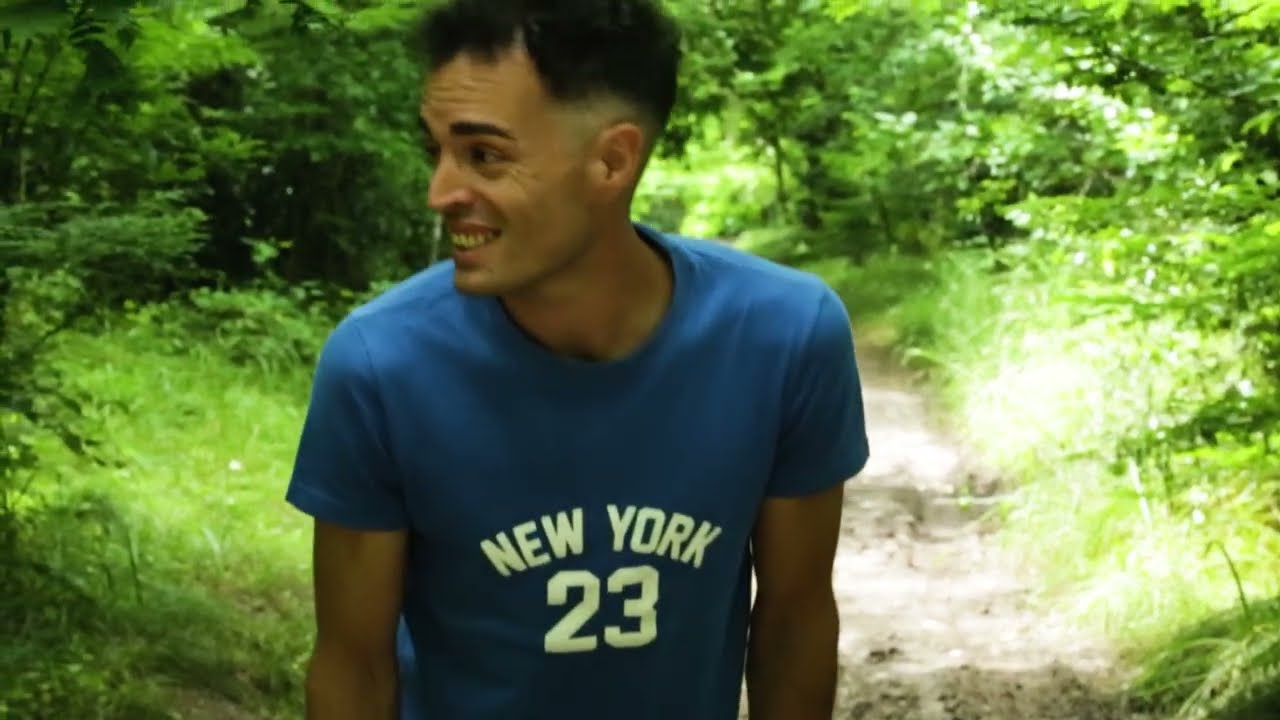 ALAN REVELLO- CIERRO ESTA ETAPA ( CON CARO CASTIÑEIRAS) VIDEOCLIP (OFICIAL)