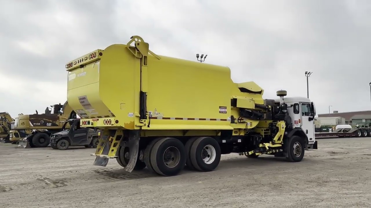 2018 PETERBILT 320 For Sale