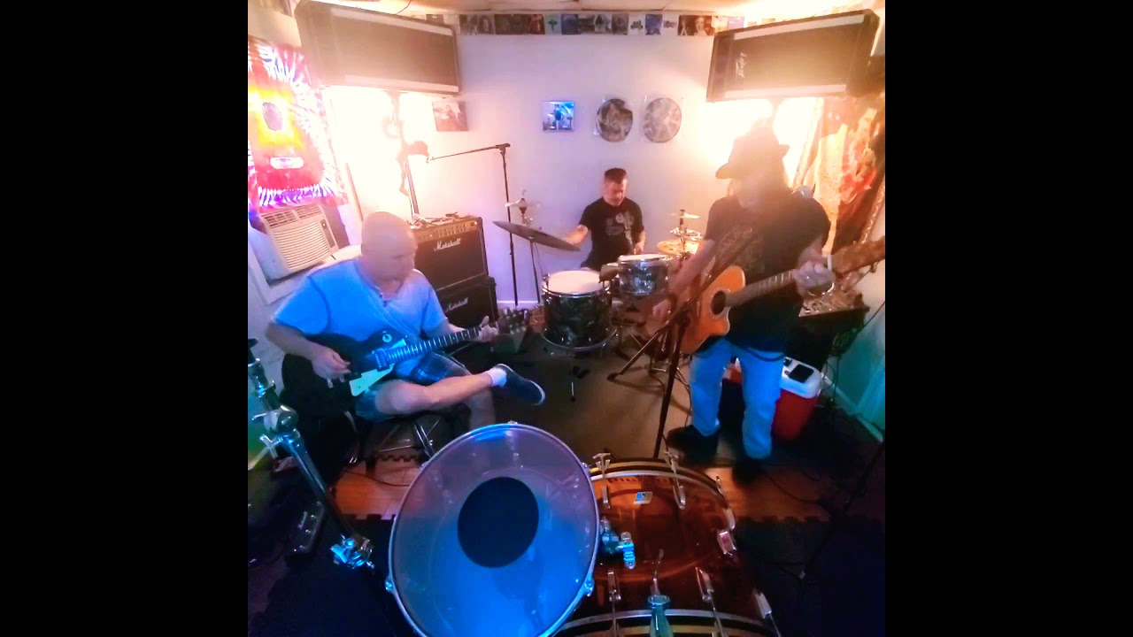 Acoustic [kill⚡box]              The 3 musketeers  Rehearsing walk the dog