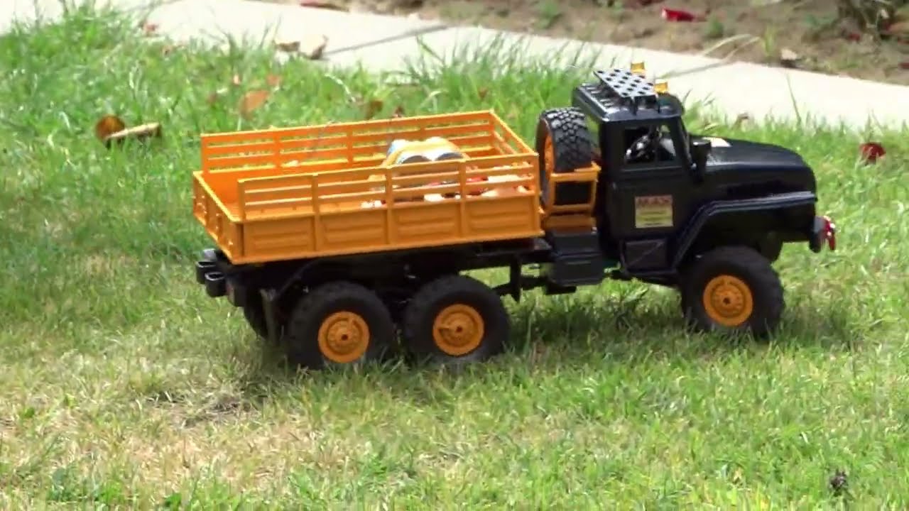 B36 Ural von Amewi/WPL nach Umbau auf Metall-Fahrwerksteile