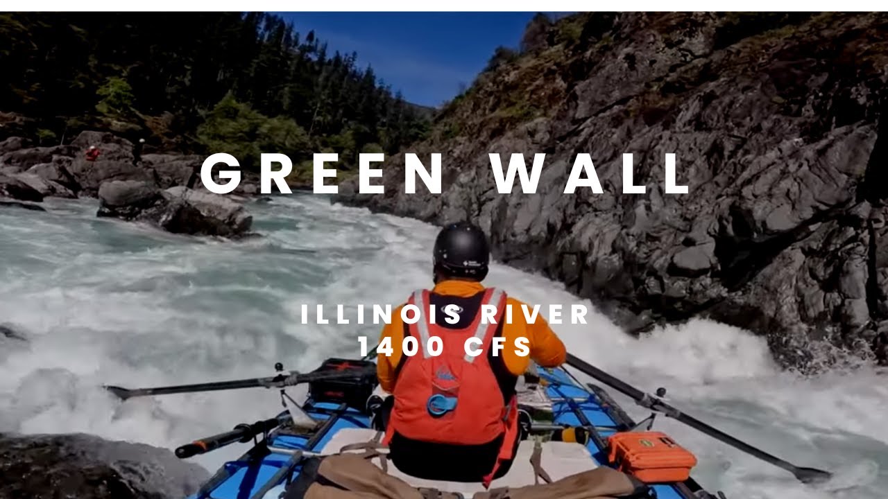 Green Wall Rapid on the Illinois River at 1400 cfs