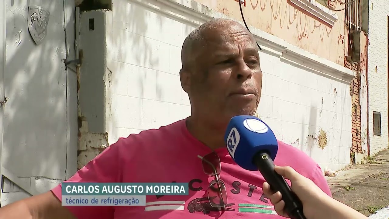 Casa abandonada gera transtornos no bairro Floresta, em Belo Horizonte