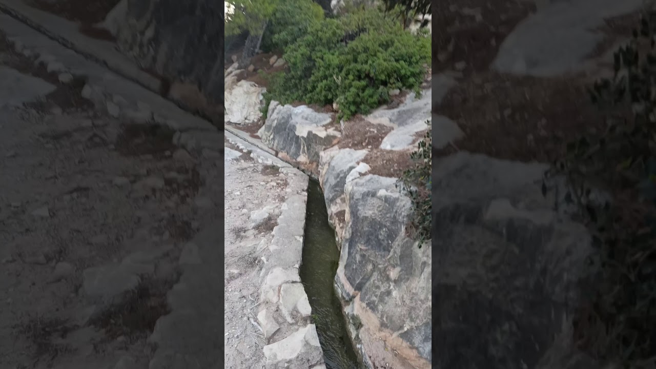 عين كرسة بالقرب من مدينة درنة ليبيا