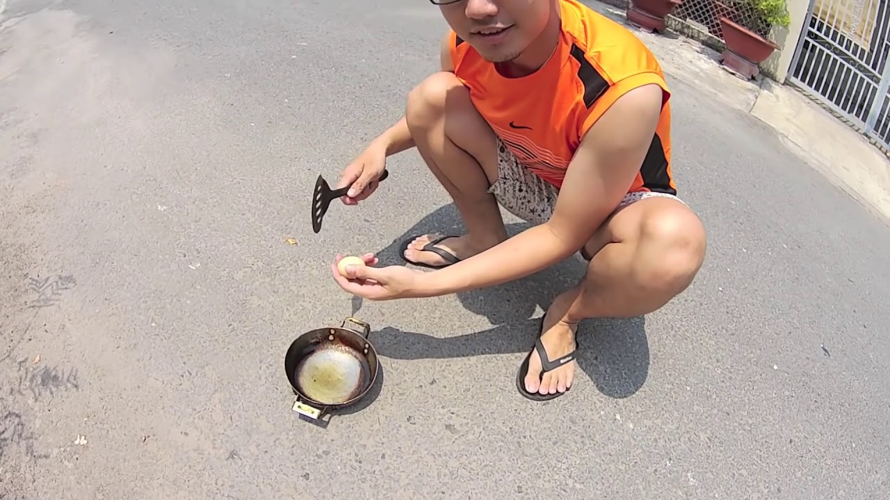 Chiên trứng trên mặt đường