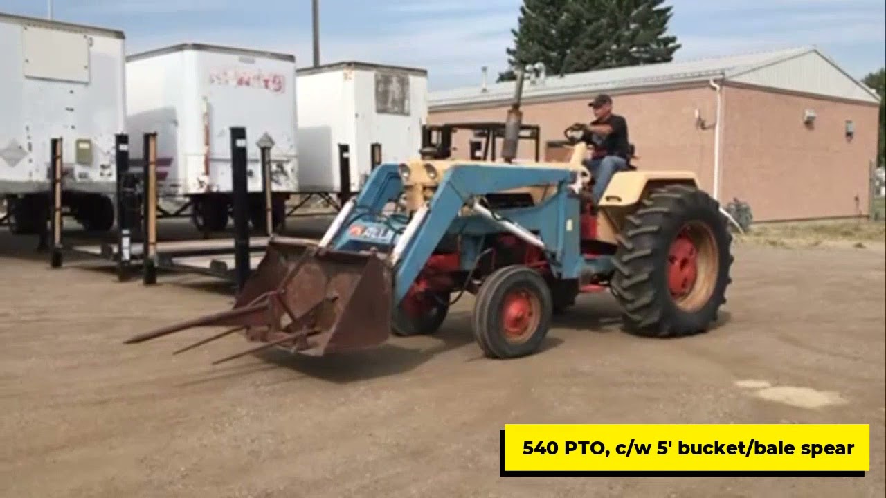 Case 830 Komfort King Tractor selling UNRESERVED Oct. 20, 2021!