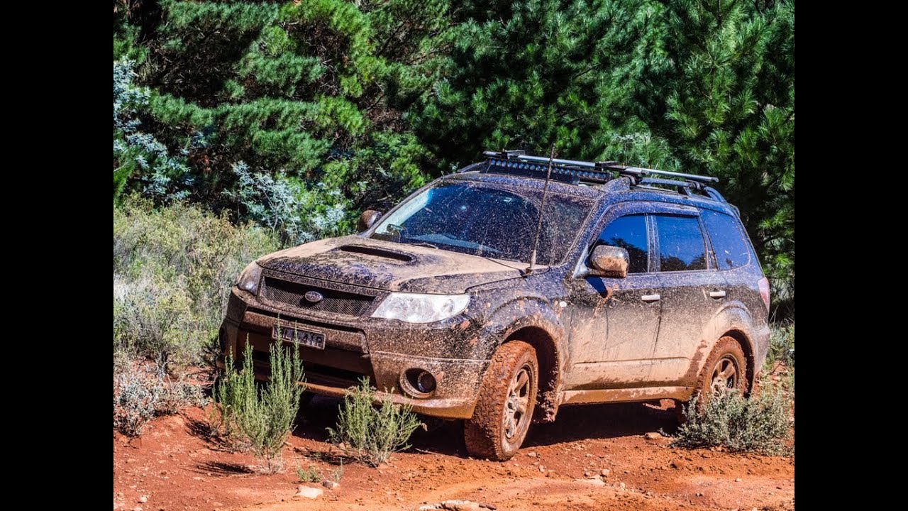 Subaru Forester XT (SH) playing in the mud