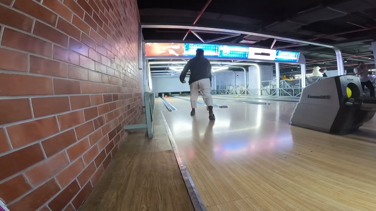 Bowling date with friends ! Friends Outing Vlogs Episode 3 #motovlog #dailyvlog #dominar400 #bajaj 