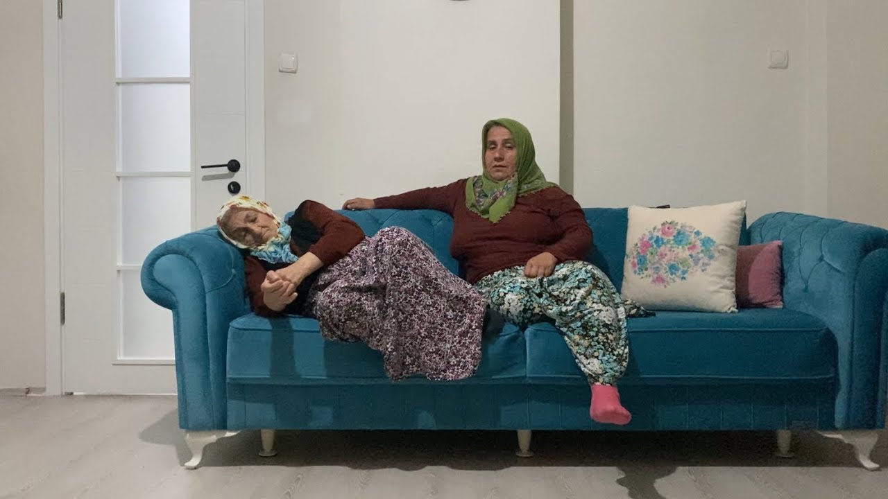 HAKLARINIZI HELAL EDİN🤲ANAMLA KALDIK DİZ DİZE