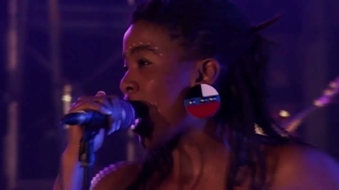 Thandiswa Mazwai - Nizalwa Ngobani (Live)