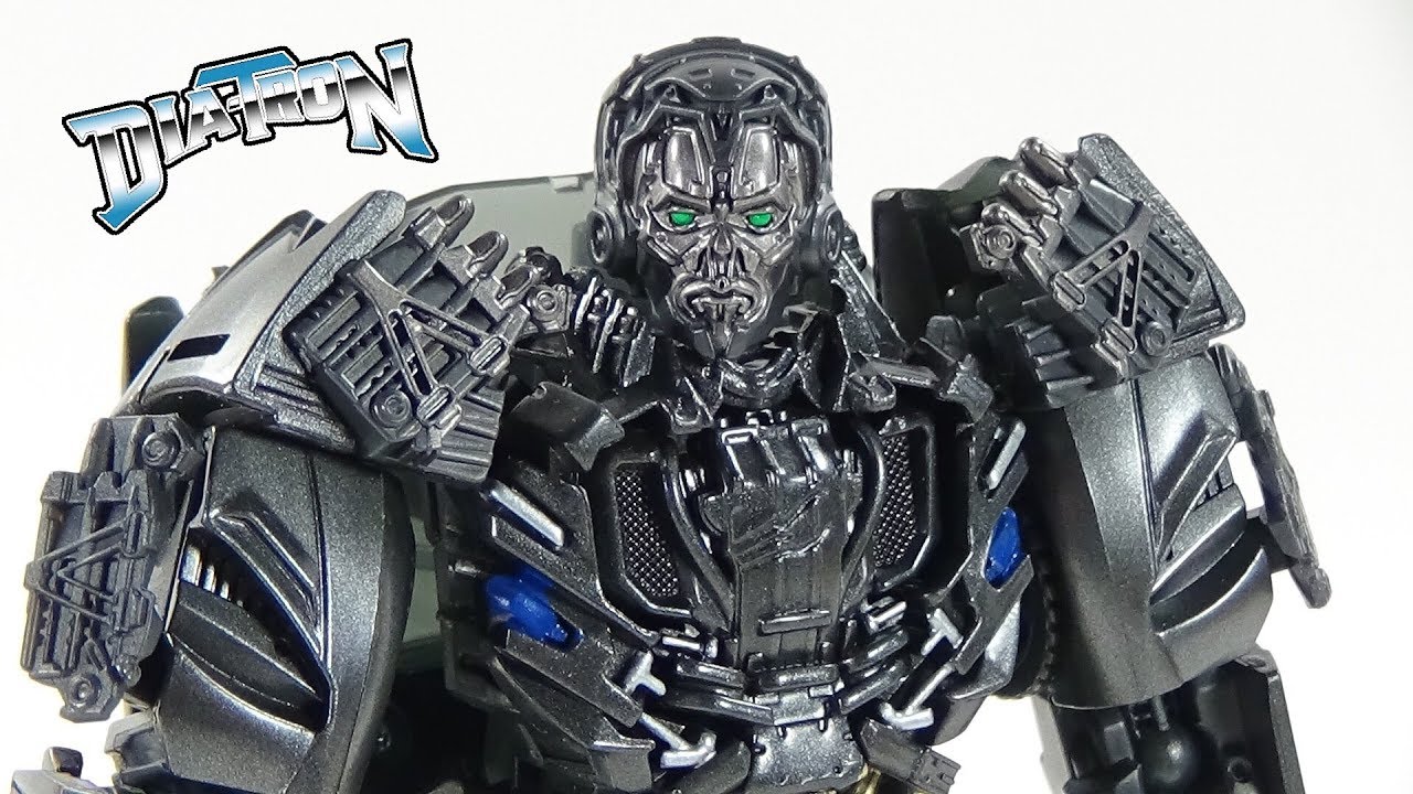 DIA-REVIEW STUDIO SERIES-11 LOCKDOWN