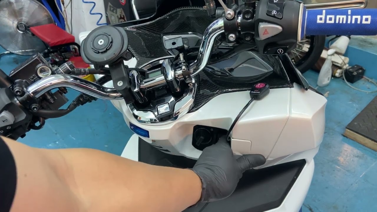 PCX160 fairing remove (painted fairing only)
