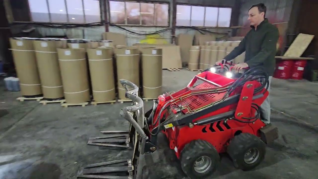 Мини погрузчик из Китая 