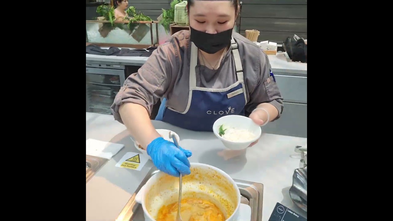 Chef Sherry Laksa: Swissotel The Stamford Hotel Singapore 🇸🇬 Clove Buffet