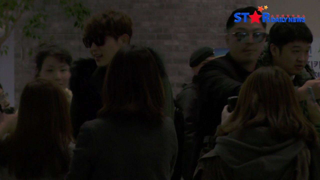 [S영상] 이준기, '팬사랑으로 똘똘 뭉친 예의바른 공항출국'