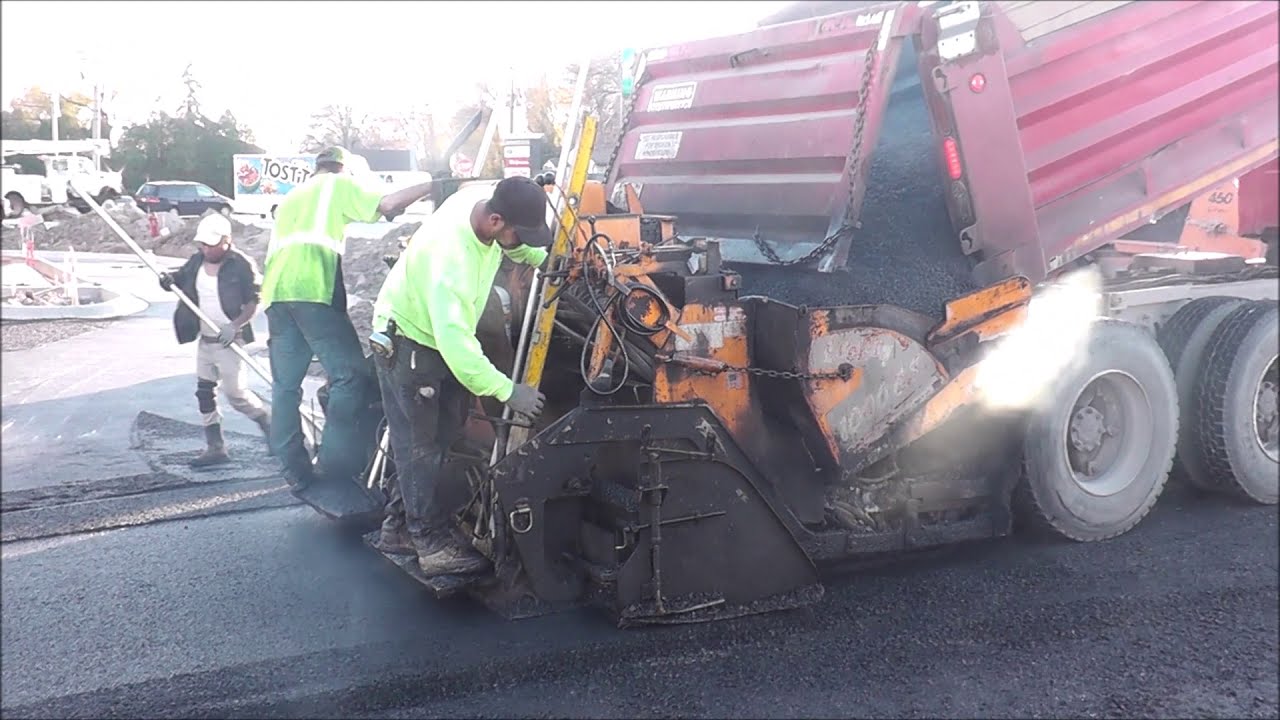Paving A Parking Lot With A Leeboy 1000 Paver (complete)