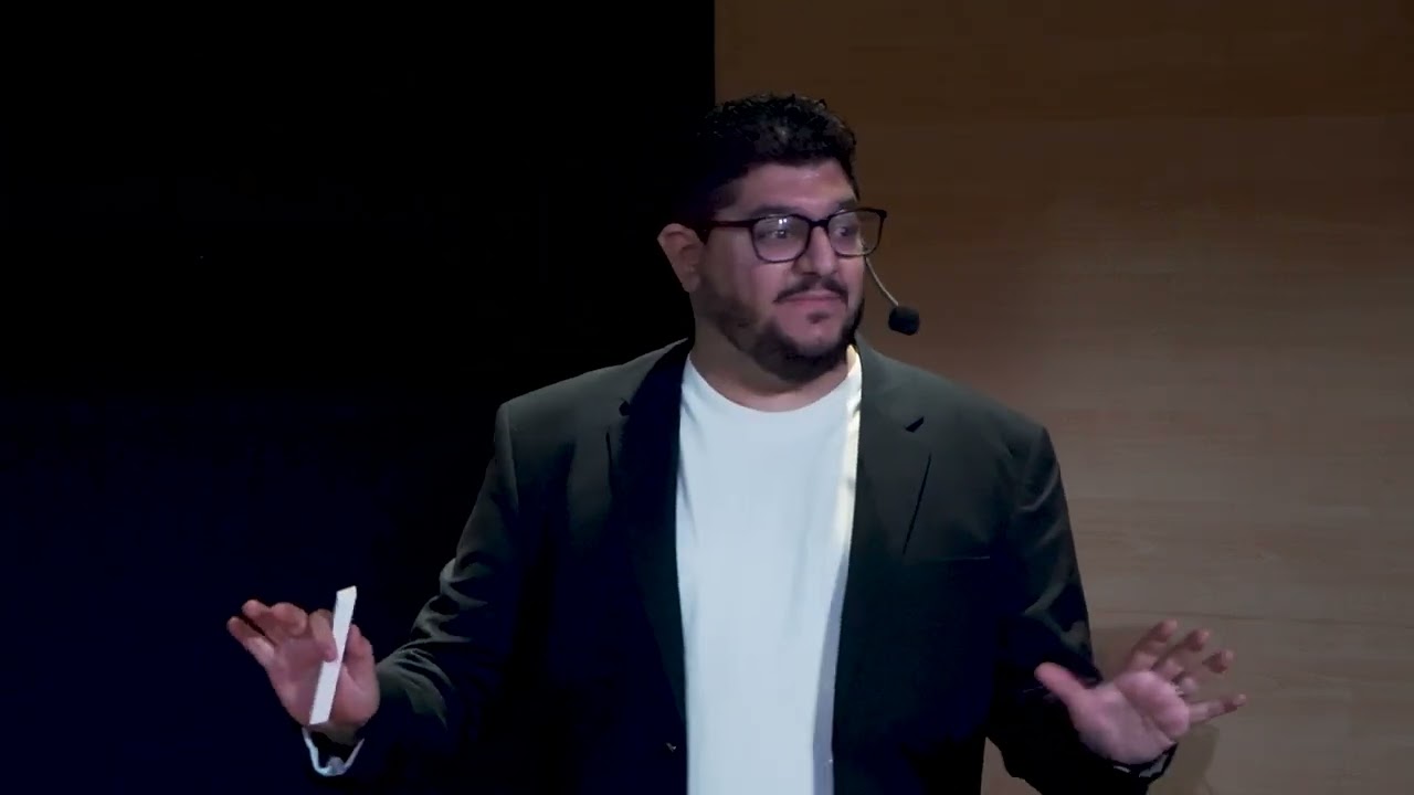 Cómo descubrir, desarrollar y hacer dinero con tus superpoderes | Pepe Sevilla | TEDxPlazaFundadores
