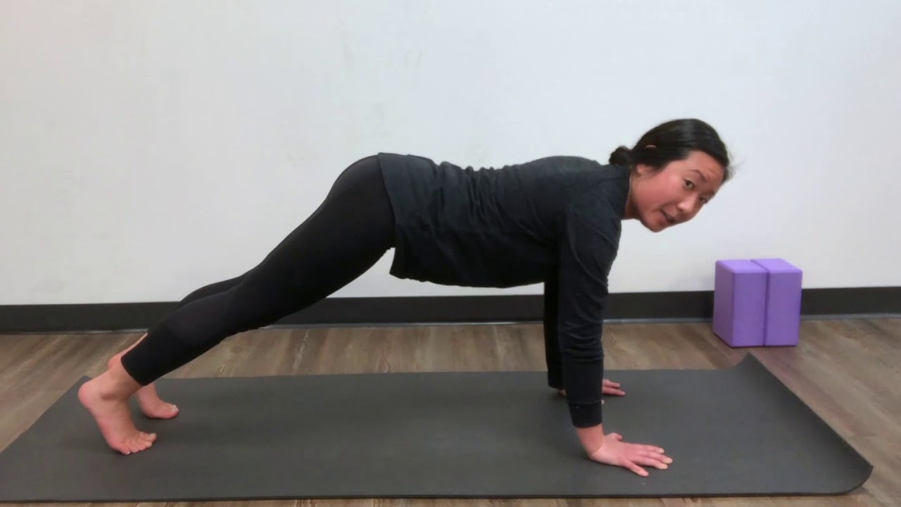 PT In Motion   Yoga   5 The Plank The RIGHT Way