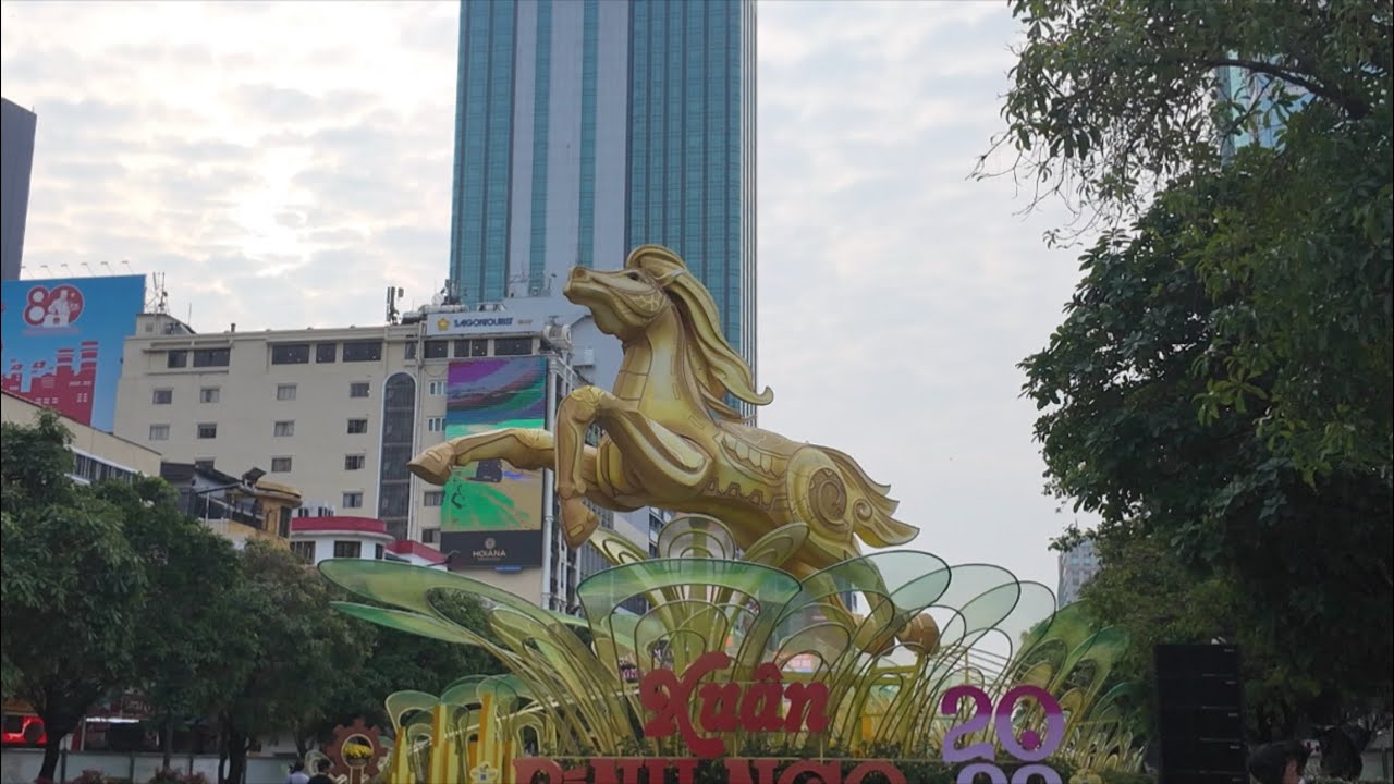 Sài Gòn phố đi bộ sáng 27 Tết Xuân Bính ngọ 2026