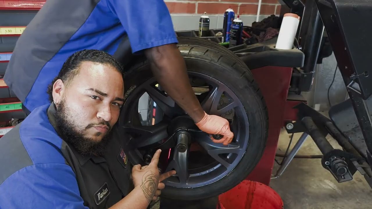 Rolling fenders and mounting 305 tires on the G35