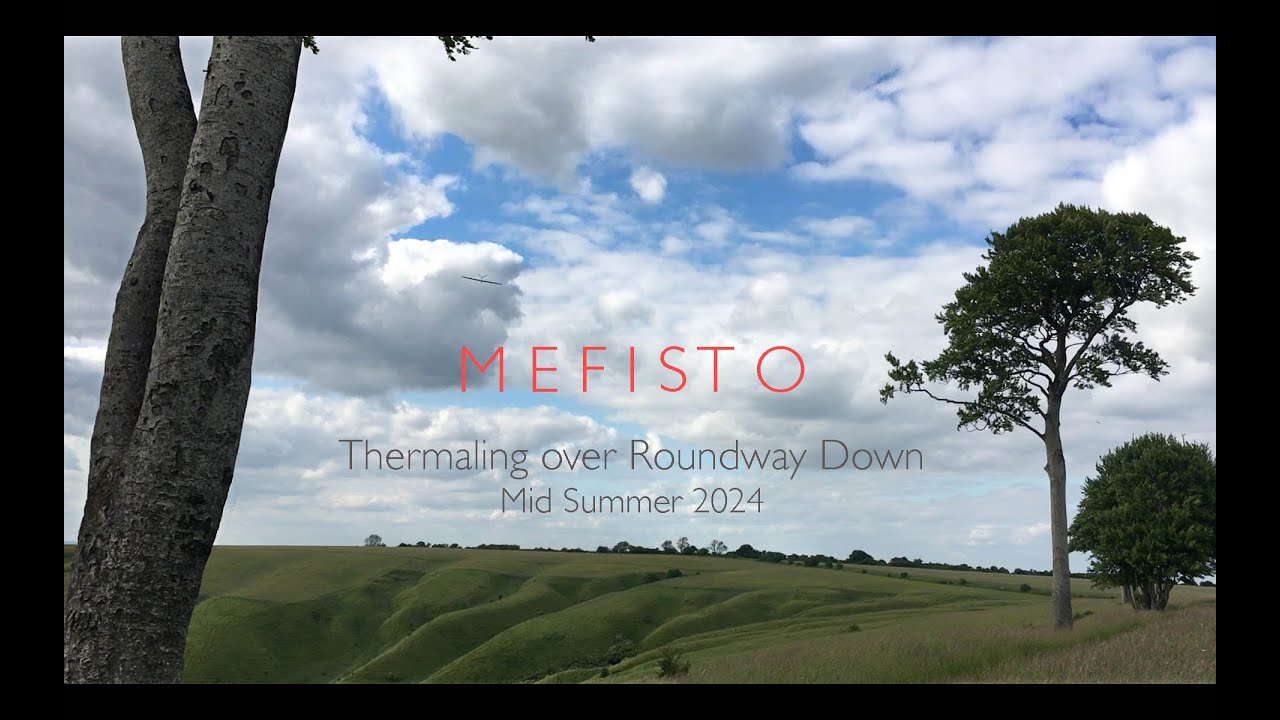 Mefisto Thermaling over Roundway Down