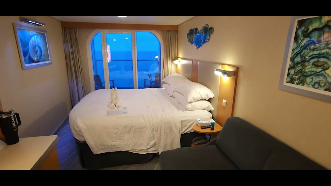Allure of the Seas, large balcony cabin 12198.