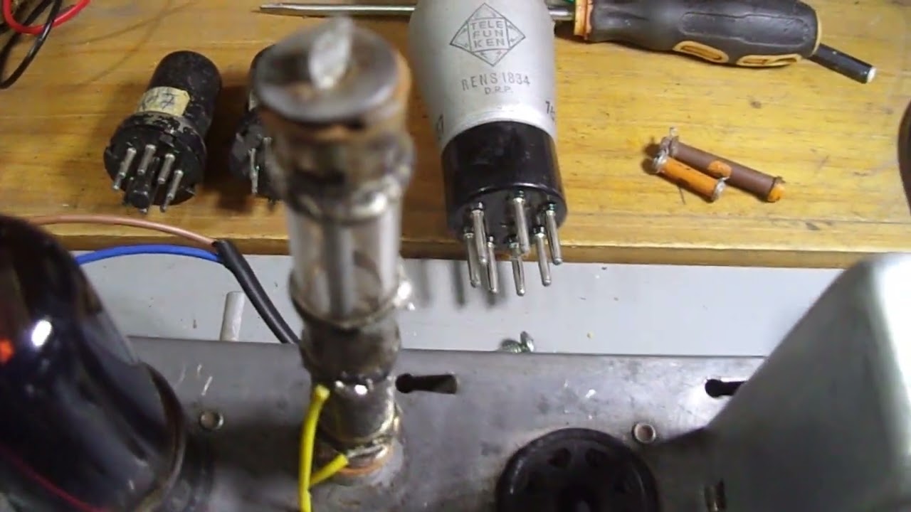 Receptor híbrido : 3  válvulas de 6,3 v y una de 50 voltios en filamento ...