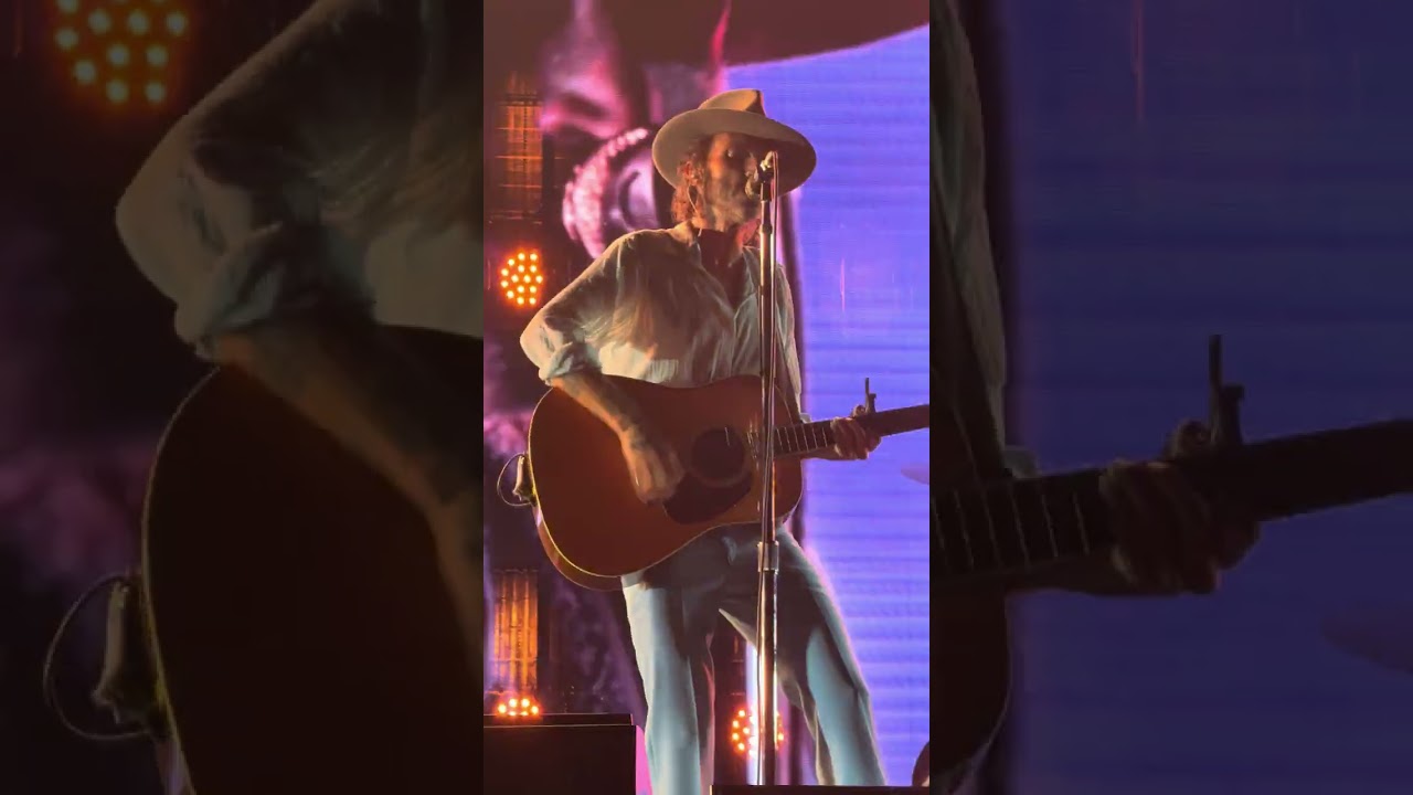 Leiva - Sashimi por primera vez en directo. Estadio Ciutat de Valencia.